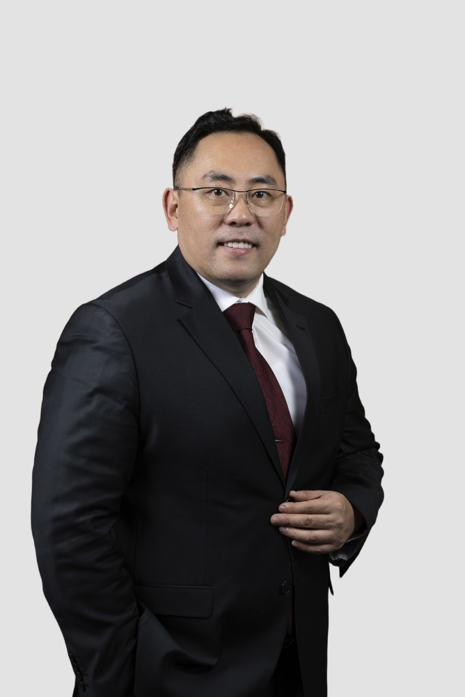 Александр Пак